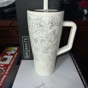 30 oz Era - Enchanted Rose - Excellent used condition